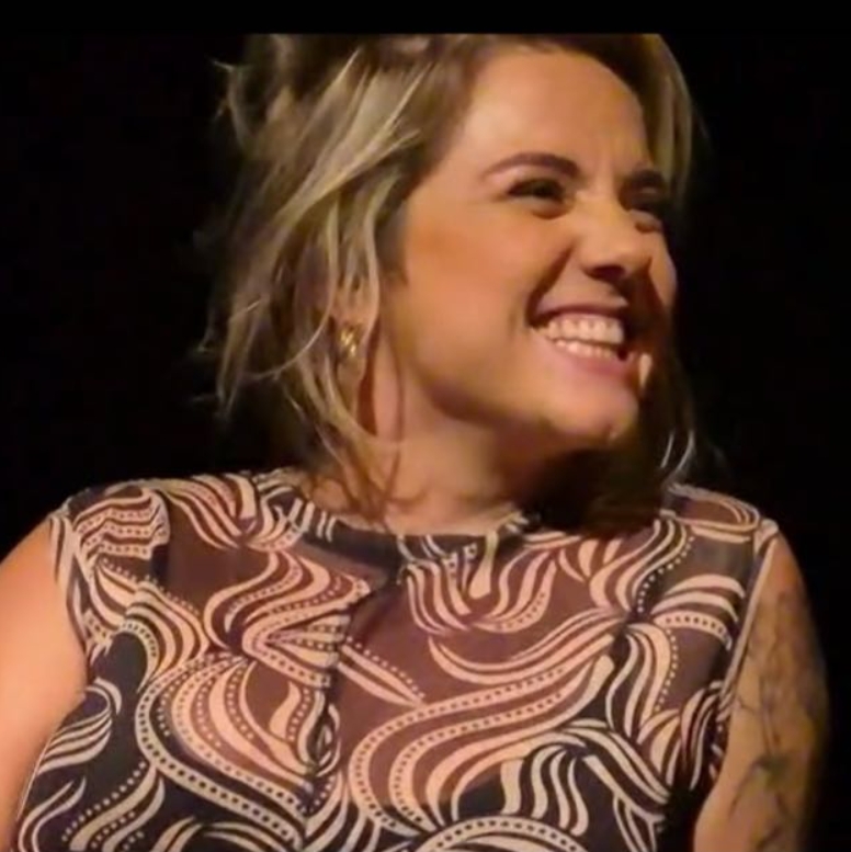 Nisvara - Cantora e intérprete de Elis Regina no espetáculo ElisPluralElis | Polidea Comunicação